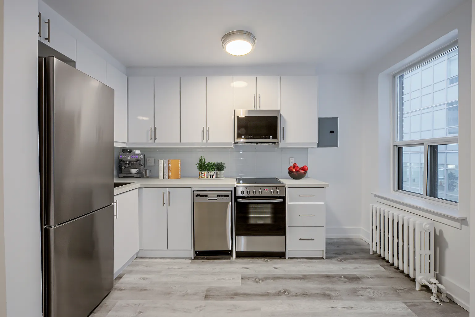 196 Eglinton Ave E #0B-1Ba-362Sqft photo 1