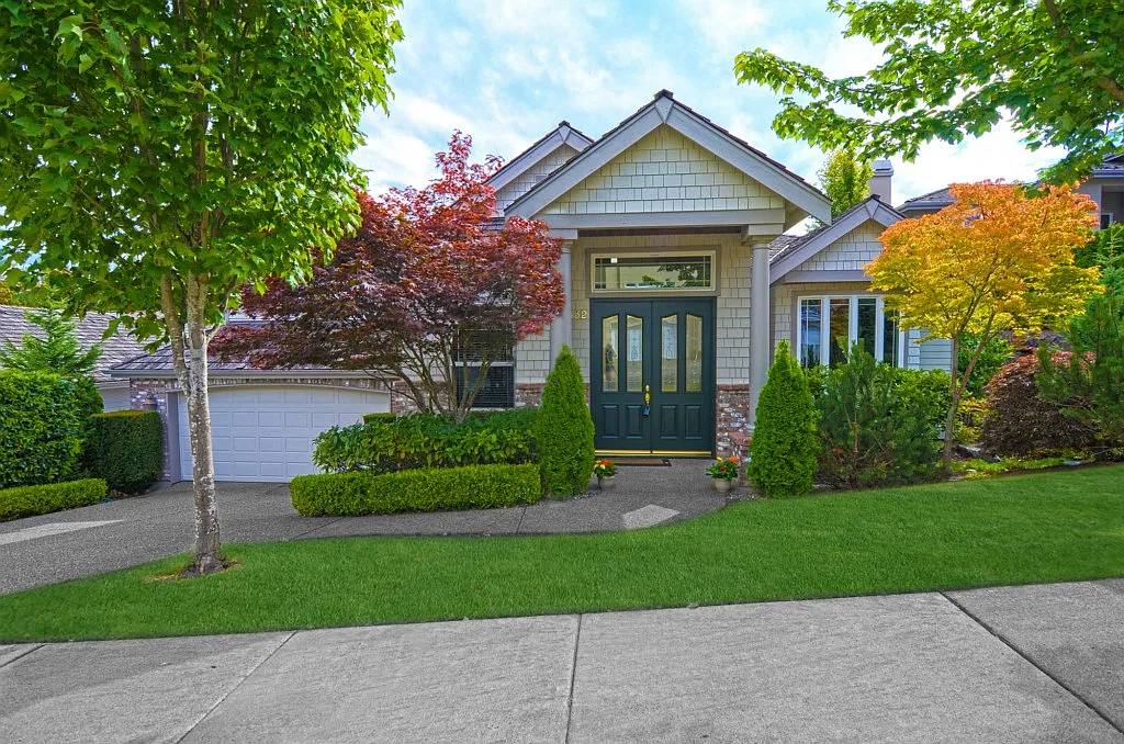 4 bed, 3.5 bath, 4368 sqft, $5,800 — Photo 1