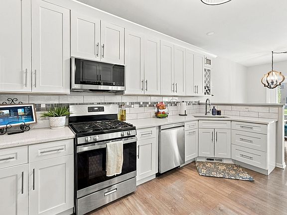 4th image of 3044 Troon Dr