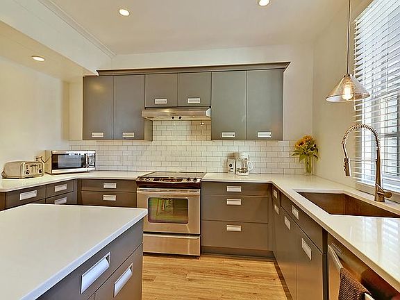 5th image of 1025 Lowerline St #B