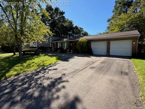 4039 Clifton Rdg, Highland, MI 48357