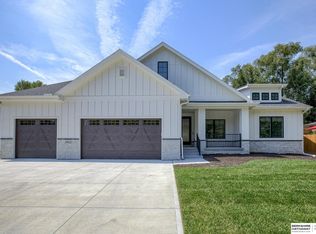 2422 N 188th Ter, Elkhorn, NE 68022