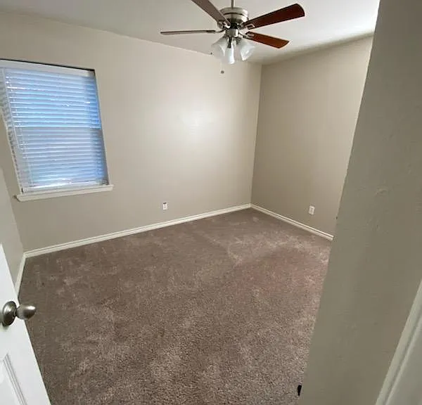 Middle bedroom