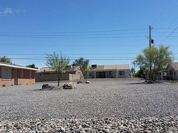 2nd image of 2820 Bluewater Dr