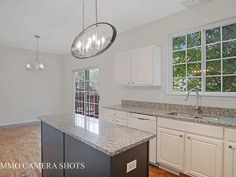 546 Declaration Ln — Photo 13