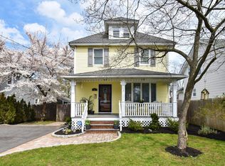 40 Highland Ct, Huntington, NY 11743