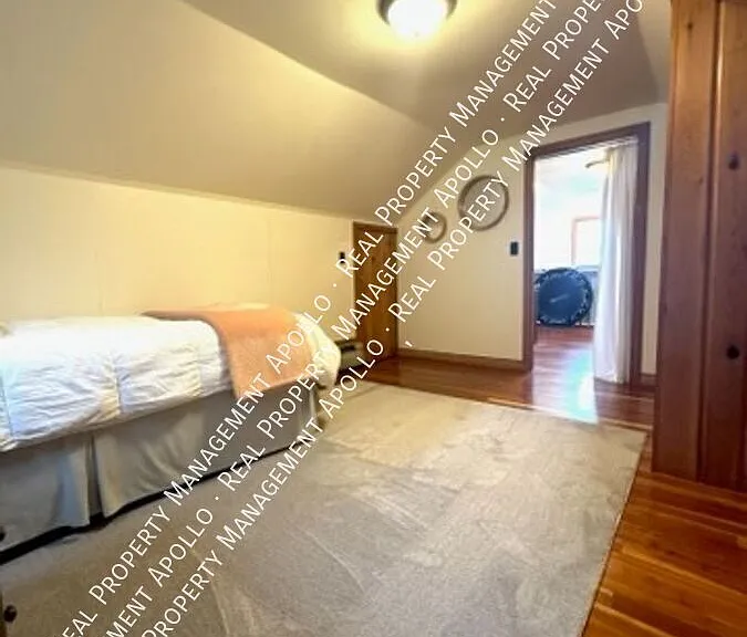 1129 Jordan Ave — Photo 15