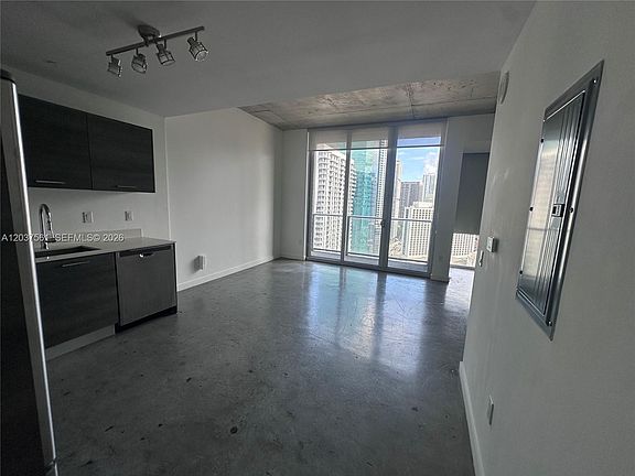 3rd image of 151 SE 1st St APT 2405