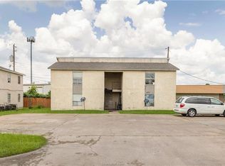 2703 Poplar Cir, Bryan, TX 77801