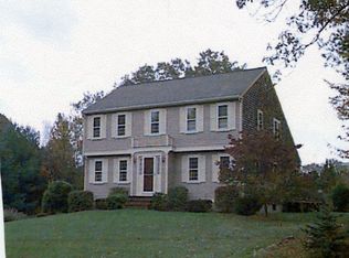 93 Ledgewood Dr, Hanover, MA 02339