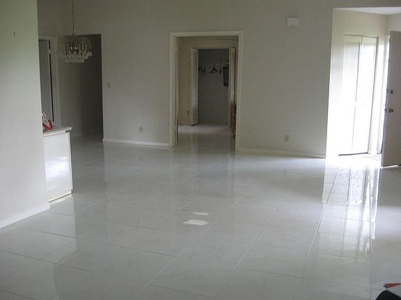 5th image of 5311 Pine Dr