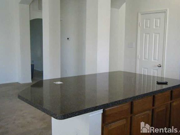 3rd image of 5701 Piedra Dr
