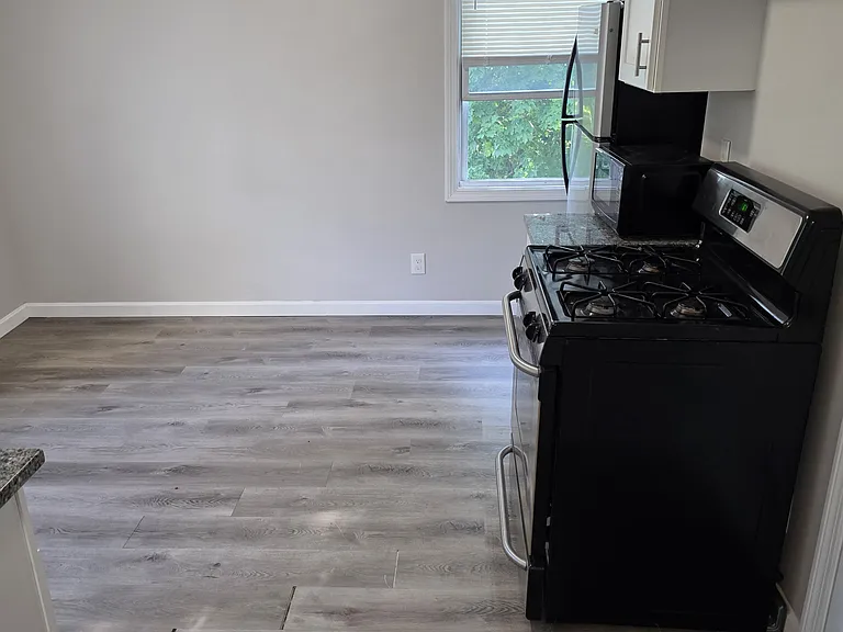 93 Summit St #6 — Photo 2