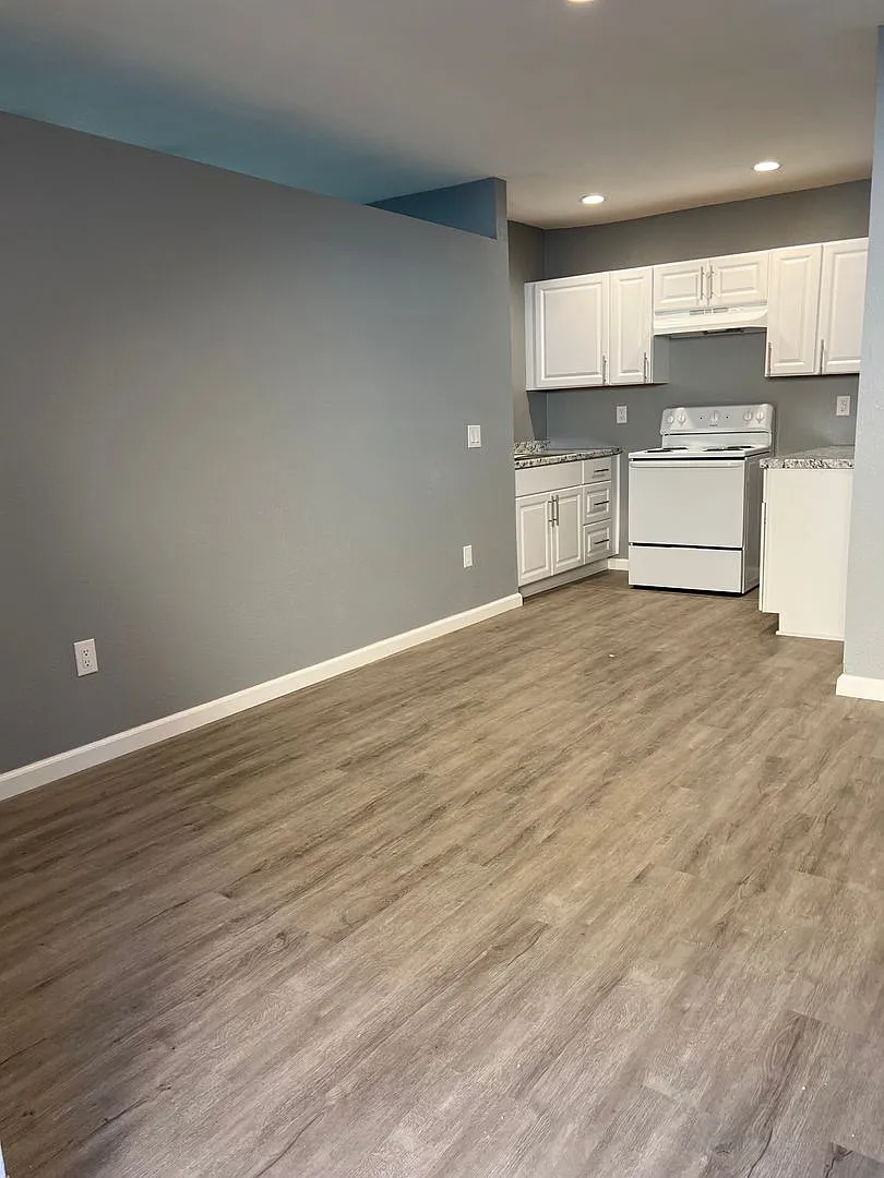 Modern Studio Adjacent to the Main House for Rent in Heber, Ca — Photo 2