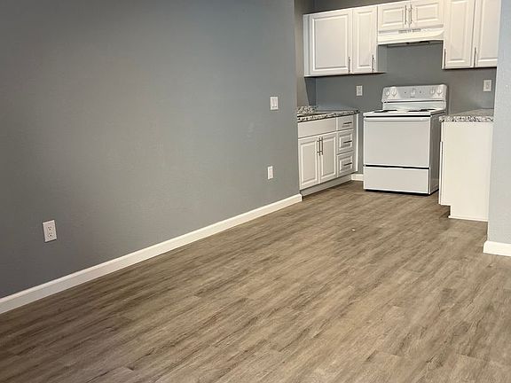 2nd image of 22 E Cantaloupe St
