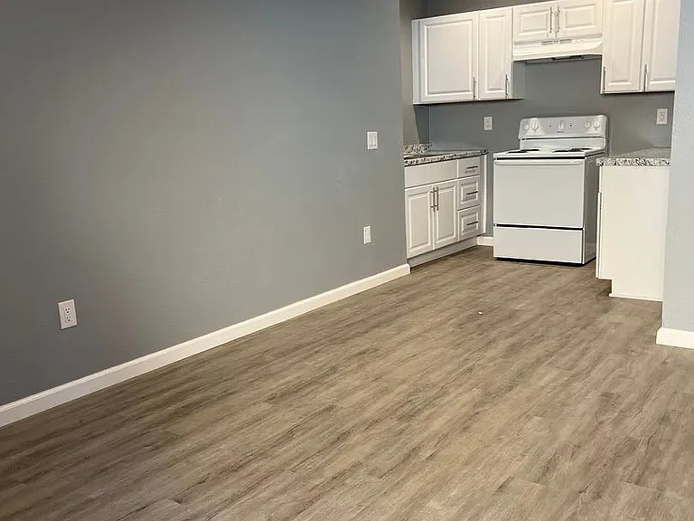 22 E Cantaloupe St — Photo 2