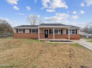 203 Dale Dr, Jacksonville, NC 28540