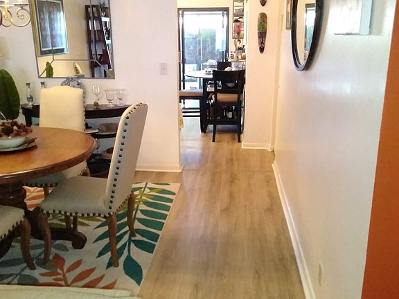 5th image of 8015 SE Villa Cir