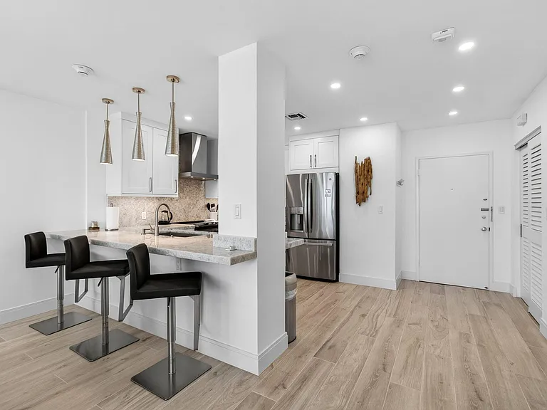 120 N Ocean Blvd #203 — Photo 17