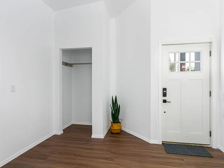 117 N Main Ave #19 — Photo 6