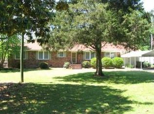 16 Claytor Rd, Hopkins, SC 29061