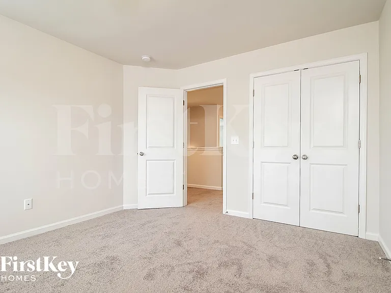 212 Ashborne Ln — Photo 12