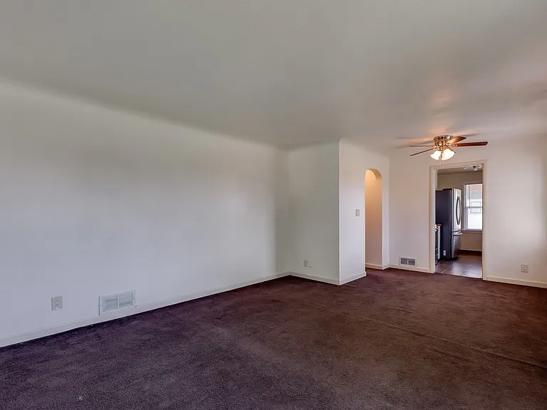 1504 W Kiernan Ave — Photo 7