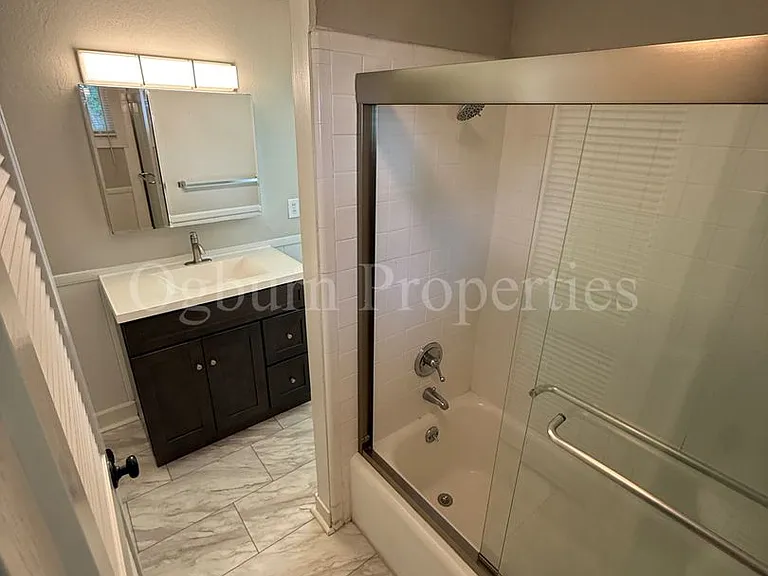 1408 Kenwood St — Photo 12