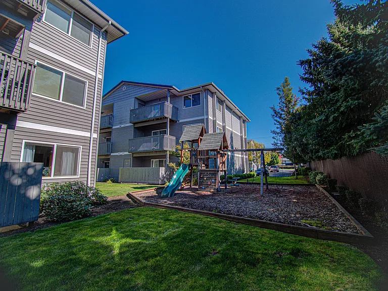 Wildflower Apartments — Photo 35