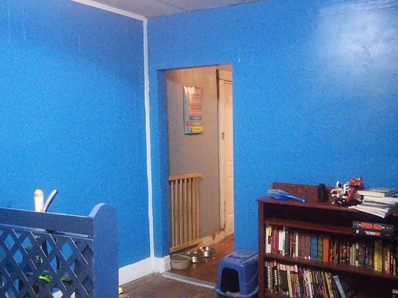 4th image of 1002 Thornburg St