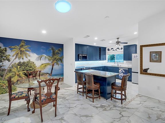 3rd image of 6511 Royal Woods Dr
