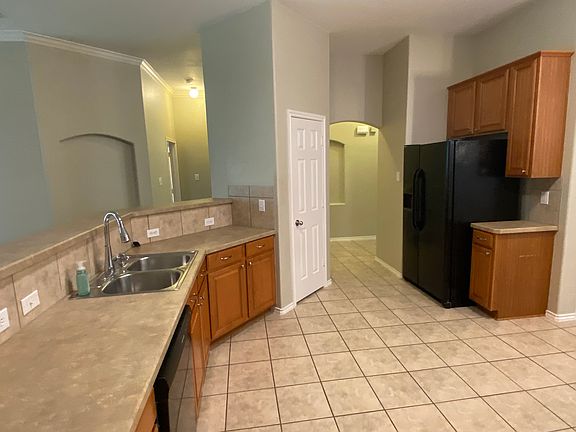4th image of 6109 Goldenrod Dr