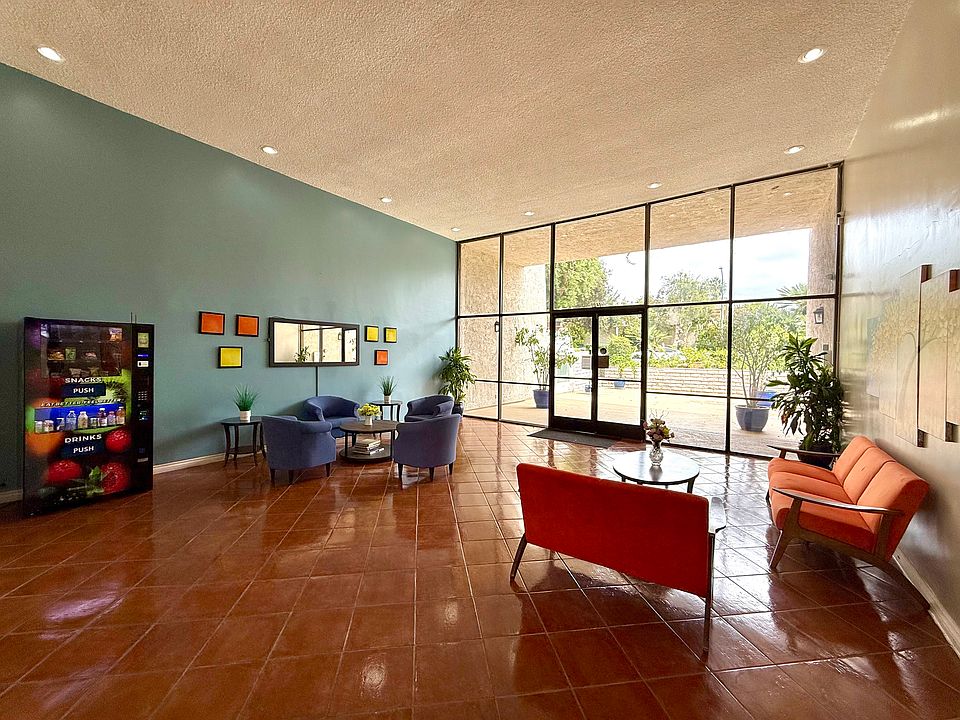 2nd image of 1401 Valley View Rd APT 129