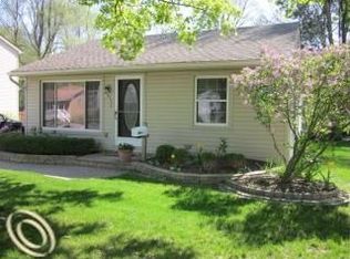 740 Elizabeth St, Rochester, MI 48307