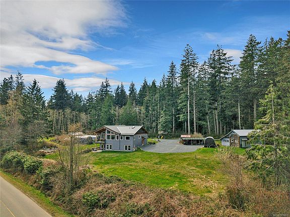 2nd image of 609 Valpy Rd