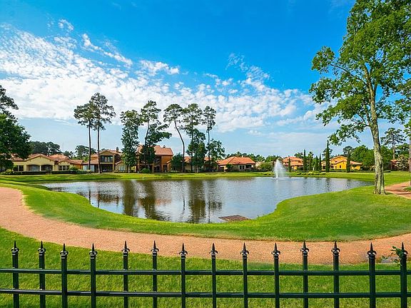 3rd image of 16122 Villa Fontana Way