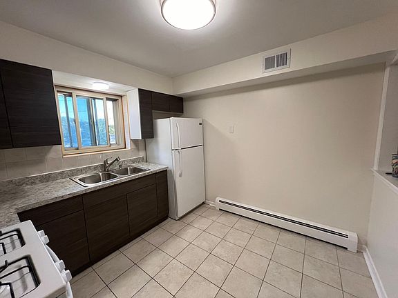 2nd image of 4741 Kolze Ave #2B