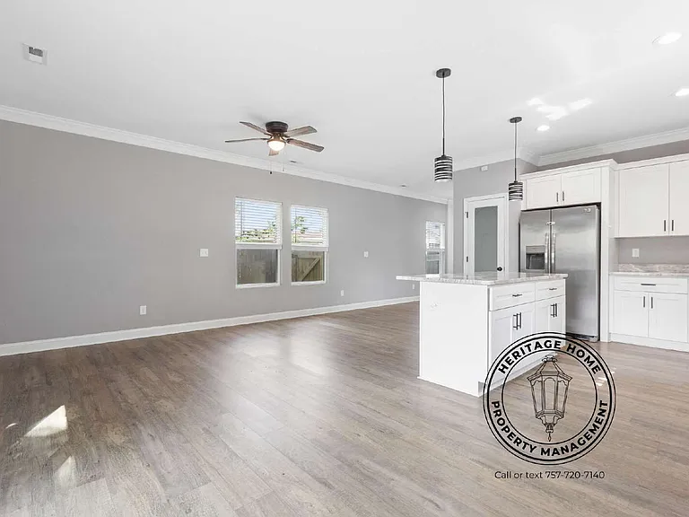 532 Harriett St — Photo 9