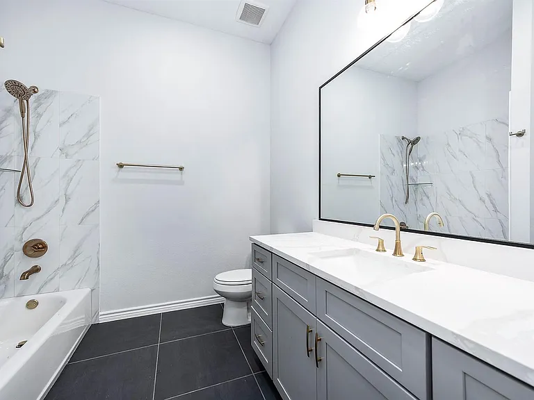 2716 Spence St — Photo 21