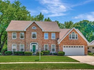 987 Dakota Cir, Naperville, IL