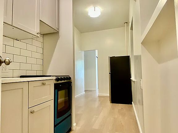 3rd image of 63 E 7th St APT 5