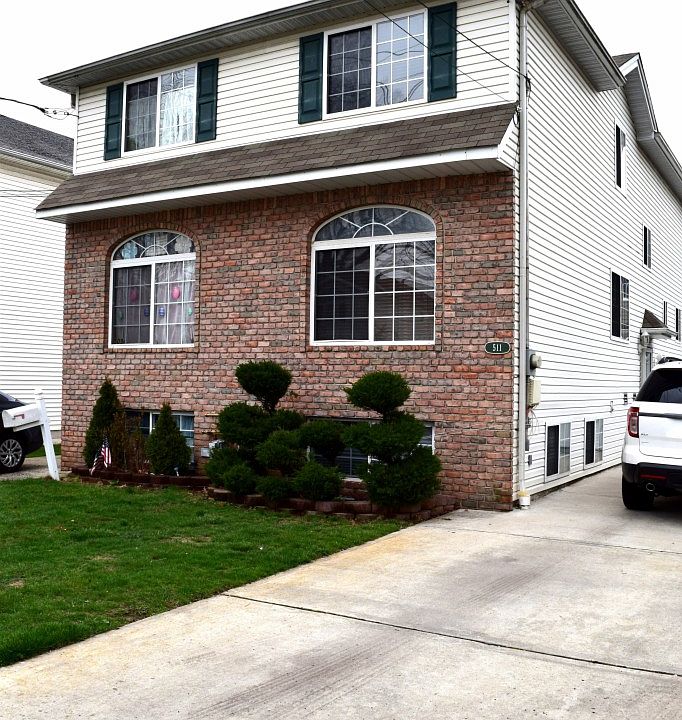 1st image of 511 Stewart Ave