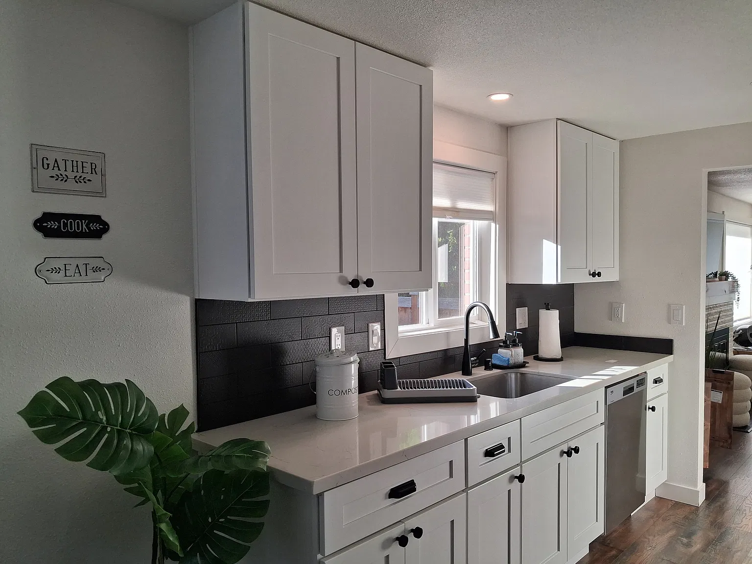 2 bed, 950 sqft, $3,200 — Photo 3