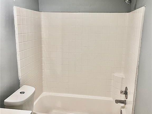 5th image of 4407 Lonely Oak Dr