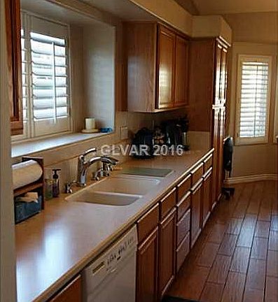 4th image of 488 Beaconwood St