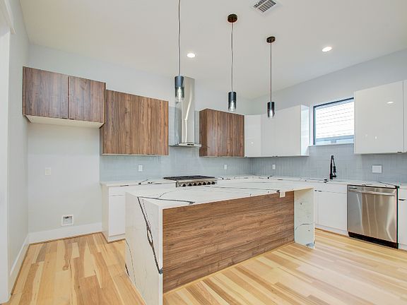 3rd image of 7016 Staffordshire Blvd #B