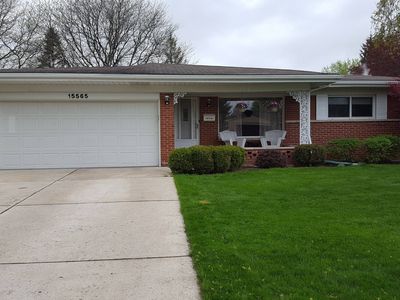 15565 Nola Cir, Livonia, MI, 48154