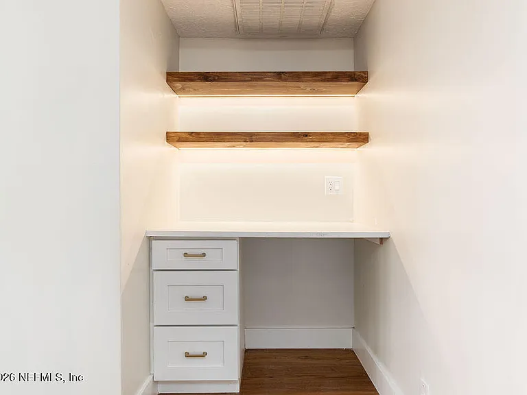 2247 Riverside Ave #6 — Photo 14