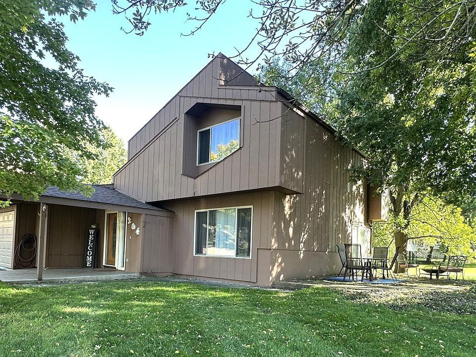 1st image of 304 Cedar Ln