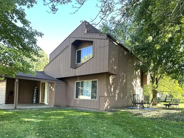 304 Cedar Ln, Montevideo, MN 56265